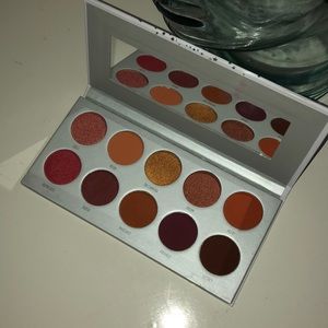 Jaclyn hill Morphe Ring The Alarm Palette